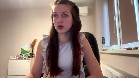 Hi Im Elizabeth online show from November 2025 10:25:01 AM