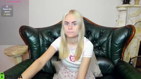 hilleva online show from September 2025 07:58:02 PM