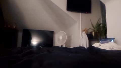 Snapshot of himynamesben12 chatting on September 2025 02:04:01 AM Control my toys on your phone online show from September 2025 02:04:01 AM