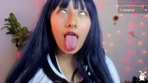 hinata online show from December 2024 08:33:01 PM