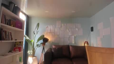 Hinnata online show from November 2025 06:07:01 PM