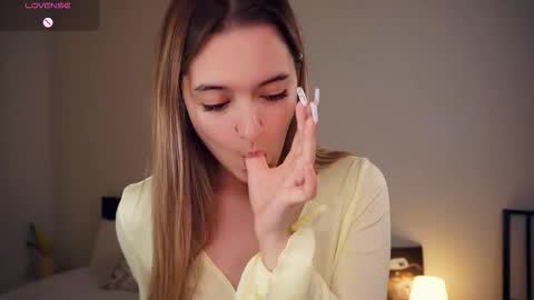 Snapshot of hip_hop_baby chatting on October 2025 06:17:02 PM Leya Day Mary Night PvT Open online show from October 2025 06:17:02 PM