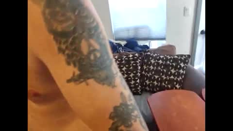 hippiejagain online show from November 2025 08:09:02 PM