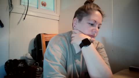 Bella online show from October 2025 12:17:02 PM