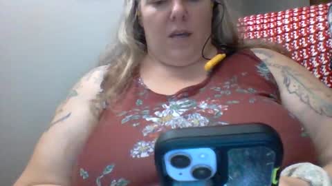 Snapshot of hippysnewhere chatting on June 2026 12:15:02 AM hippysnewhere online show from June 2026 12:15:02 AM