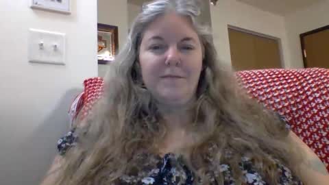 Snapshot of hippysnewhere chatting on June 2026 11:44:02 AM hippysnewhere online show from June 2026 11:44:02 AM