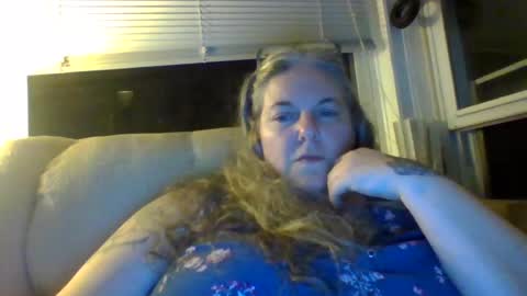 Snapshot of hippysnewhere chatting on June 2026 04:47:02 AM hippysnewhere online show from June 2026 04:47:02 AM
