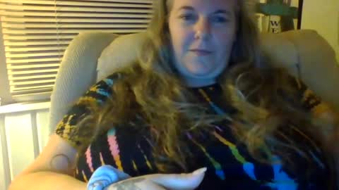 Snapshot of hippysnewhere chatting on June 2026 01:30:02 AM hippysnewhere online show from June 2026 01:30:02 AM