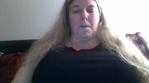 Snapshot of hippysnewhere chatting on August 2026 06:23:01 AM hippysnewhere online show from August 2026 06:23:01 AM