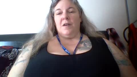 Snapshot of hippysnewhere chatting on August 2026 07:13:02 PM hippysnewhere online show from August 2026 07:13:02 PM