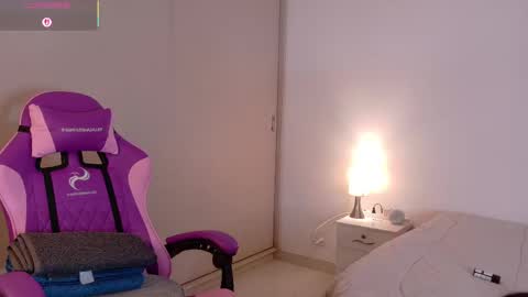 H A N N A H online show from November 2025 09:54:01 PM