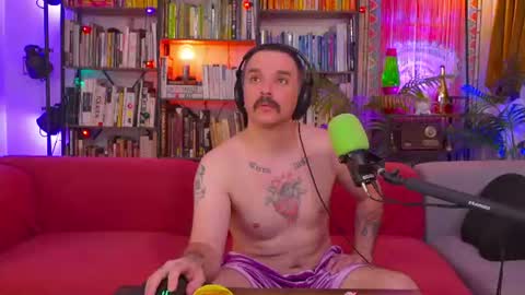 Snapshot of hipstertrashdumpsterfire chatting on June 2026 09:14:02 AM HipsterTrash Clark one half of Task Manager online show from June 2026 09:14:02 AM