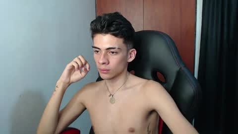 Snapshot of hiso_kai chatting on April 2026 02:20:01 AM Hisokax online show from April 2026 02:20:01 AM