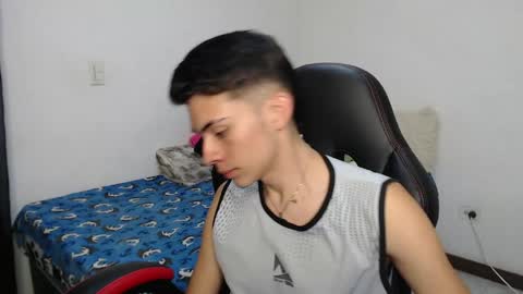 Snapshot of hiso_kai chatting on April 2026 02:47:02 AM Hisokax online show from April 2026 02:47:02 AM