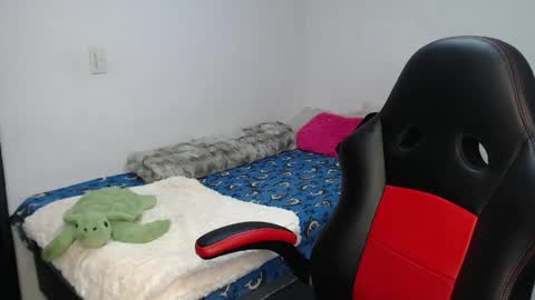 Snapshot of hiso_kai chatting on April 2026 07:30:02 AM Hisokax online show from April 2026 07:30:02 AM