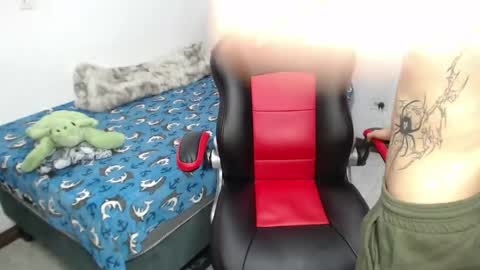 Snapshot of hiso_kai chatting on April 2026 04:48:02 AM Hisokax online show from April 2026 04:48:02 AM