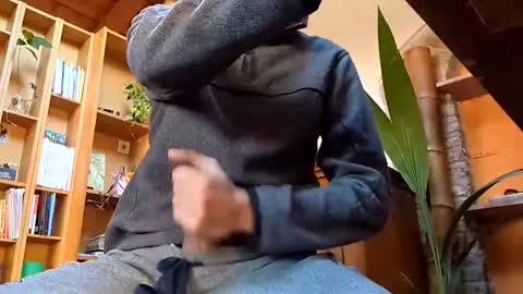 hitmenoww online show from November 2025 09:20:01 AM