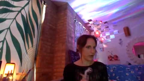 Snapshot of hknox714 chatting on December 2025 02:03:01 PM hknox714 online show from December 2025 02:03:01 PM