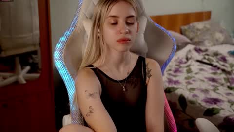 Snapshot of ho1yh01e chatting on March 2026 07:31:02 PM Holly online show from March 2026 07:31:02 PM