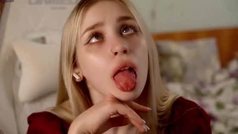 Snapshot of ho1yh01e chatting on March 2026 09:07:01 PM Holly online show from March 2026 09:07:01 PM