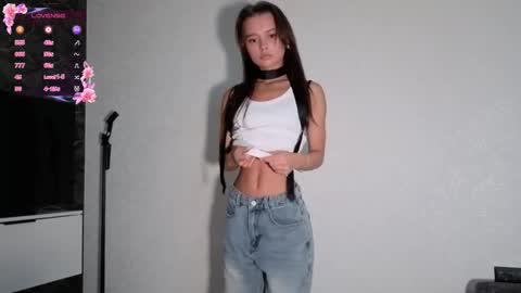 Sofia online show from December 2025 06:22:02 AM