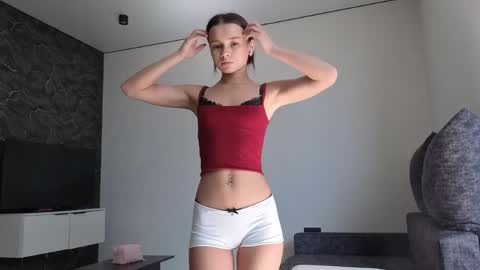 Snapshot of hoaarisa chatting on April 2026 08:39:02 AM Sofia online show from April 2026 08:39:02 AM