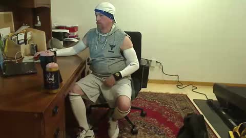 Snapshot of hockeybud chatting on November 2025 09:46:02 PM Rick online show from November 2025 09:46:02 PM