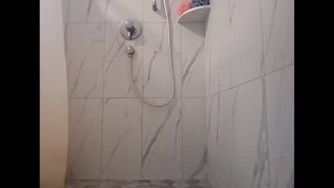 Snapshot of hockeyjock17 chatting on February 2026 05:25:01 PM hockeyjock17 online show from February 2026 05:25:01 PM