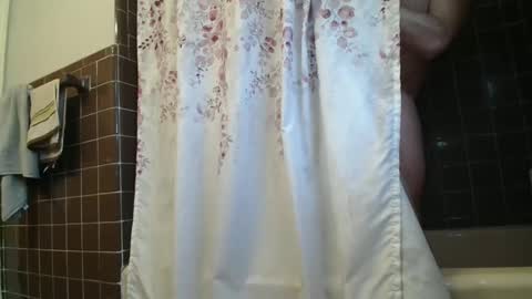 Snapshot of hockeyplayer206850 chatting on January 2025 03:53:02 PM Hockey Player online show from January 2025 03:53:02 PM