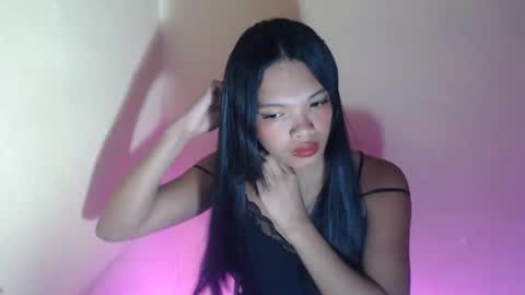 Snapshot of hoelyguine chatting on March 2026 11:50:02 AM Guinevere3 online show from March 2026 11:50:02 AM