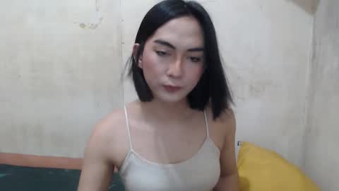 Snapshot of hoelykim chatting on May 2026 12:21:01 PM Kim3 online show from May 2026 12:21:01 PM