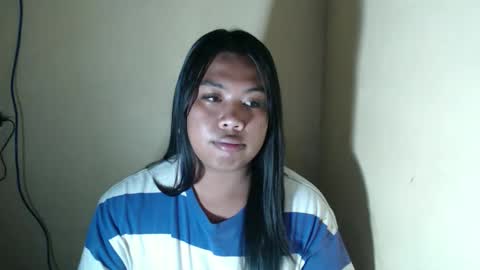 Snapshot of hoelylayla chatting on April 2026 04:24:02 AM Layla3 online show from April 2026 04:24:02 AM