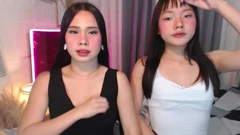 Snapshot of hoelymolly chatting on March 2026 05:06:02 PM hoelymolly online show from March 2026 05:06:02 PM