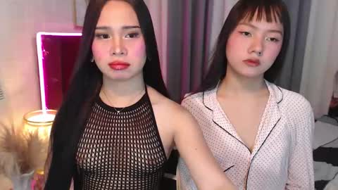 Snapshot of hoelymolly chatting on March 2026 05:17:02 PM hoelymolly online show from March 2026 05:17:02 PM