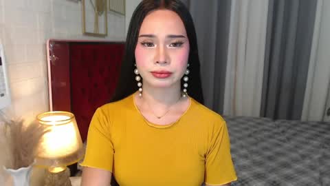 Snapshot of hoelymolly chatting on April 2026 06:19:01 PM hoelymolly online show from April 2026 06:19:01 PM