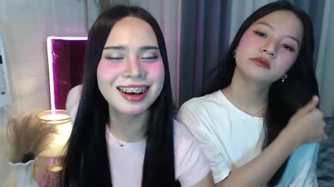 Snapshot of hoelymolly chatting on April 2026 08:20:02 PM hoelymolly online show from April 2026 08:20:02 PM