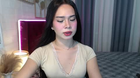 Snapshot of hoelymolly chatting on April 2026 12:01:01 AM hoelymolly online show from April 2026 12:01:01 AM