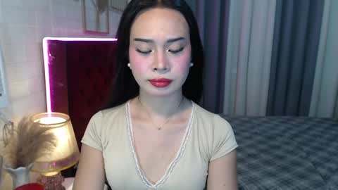 Snapshot of hoelymolly chatting on April 2026 01:42:02 AM hoelymolly online show from April 2026 01:42:02 AM