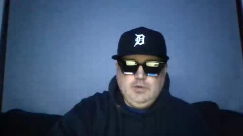 Snapshot of holden_minutz chatting on April 2026 06:55:02 AM holden_minutz online show from April 2026 06:55:02 AM