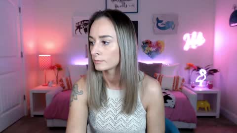 Holi Hurricane online show from November 2025 03:29:02 AM