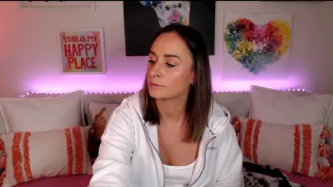 Holi Hurricane online show from April 2026 04:21:02 AM