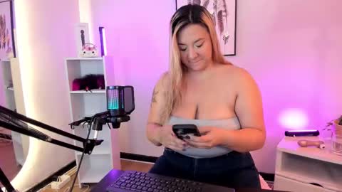 Hollie online show from March 2026 11:58:02 AM