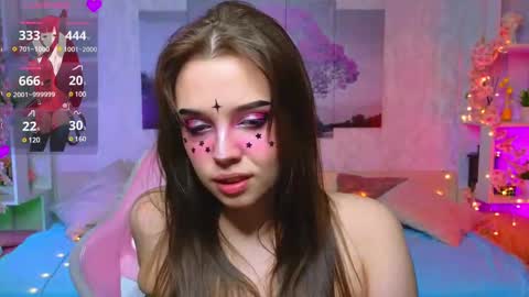 Lux online show from February 2025 07:05:02 PM