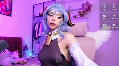 Snapshot of holliwould_ chatting on May 2026 11:48:02 AM Holli online show from May 2026 11:48:02 AM