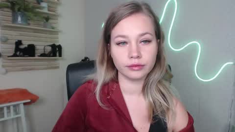 Holly online show from December 2024 06:00:02 AM