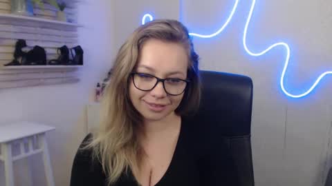 Holly online show from January 2025 08:51:01 AM