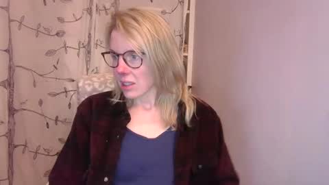 holly_bourbon online show from November 2025 01:59:01 AM