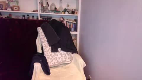 Snapshot of holly_bourbon chatting on March 2026 11:19:02 PM holly_bourbon online show from March 2026 11:19:02 PM