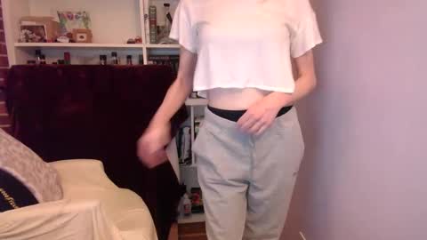 Snapshot of holly_bourbon chatting on March 2026 12:36:02 AM holly_bourbon online show from March 2026 12:36:02 AM