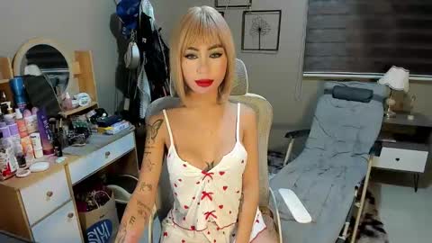 holly_cassandra online show from February 2026 02:39:02 PM